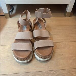 Steve Madden Beige Women's Sandals